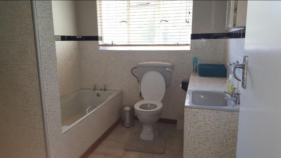 4 Bedroom Property for Sale in Barkly West Northern Cape